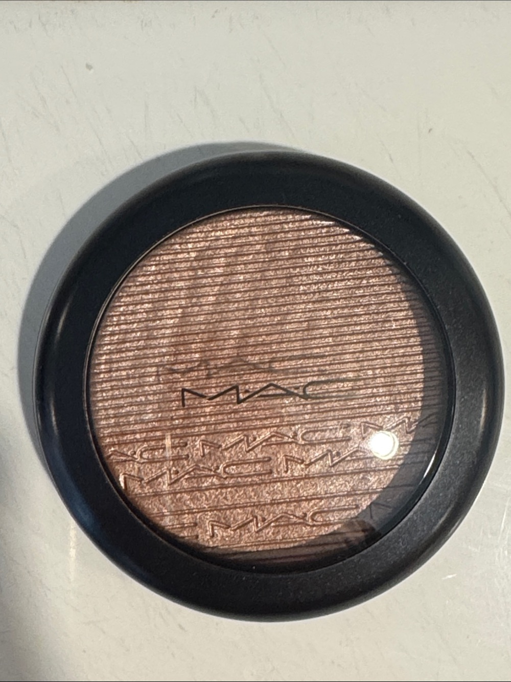 MAC Cosmetics Extra Dimension Skinfinish - Superb